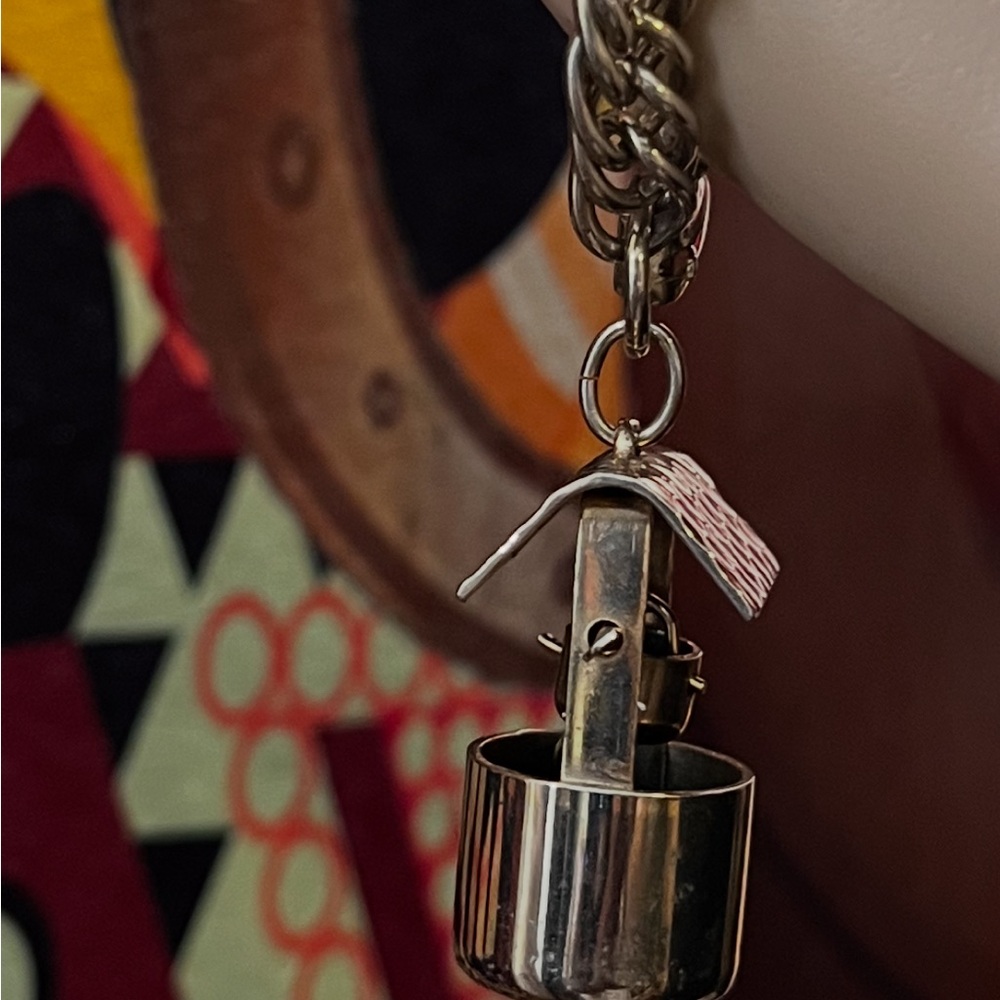 WELL..........vintage bracelet and charm - Picture 5 of 6